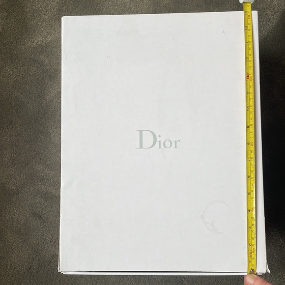 Limited Edition Empty Dior Box with Turf Insert - Picture 2 of 4